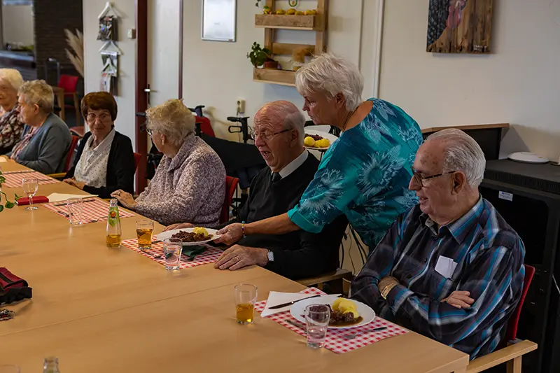 Samen eten Samen eten